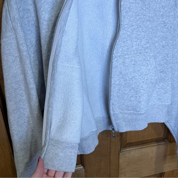 J.o&co Cropped Grey Zip-up Hoodie Size Medium - Picture 4 of 6